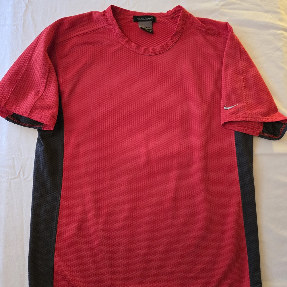 Nike Men’s Red Short-Sleeve Athletic Tee with Black Side Panels